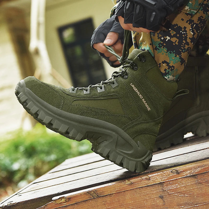 Men's  boots,  military  special  work